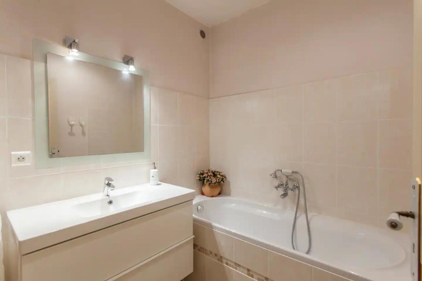 Chambre Privee En Hyper-Centre De Grenoble Ngoại thất bức ảnh
